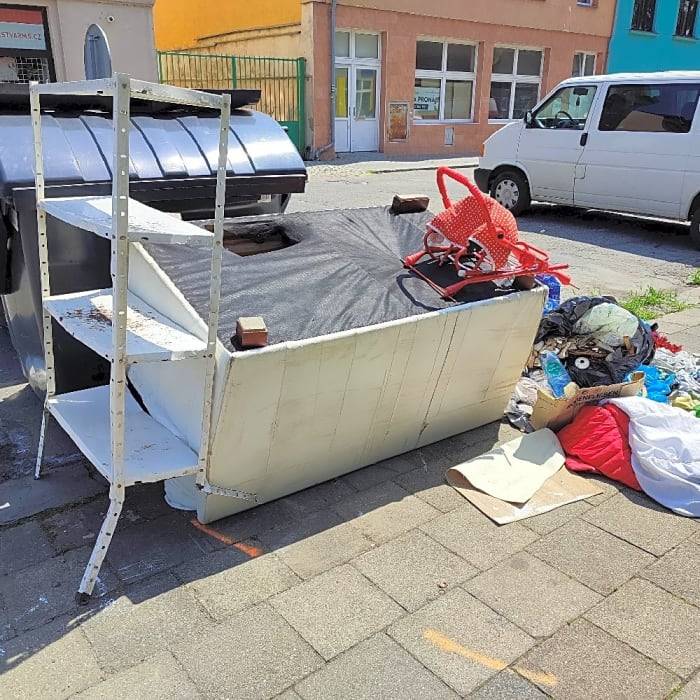 Posádka čištění stanovišť TSMPr 29.5. uklidila