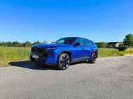 Aby bylo jasné, s jakým obříkem máme tu čest. Škoda Enyaq není malé auto, vedle XM tak ale působí.