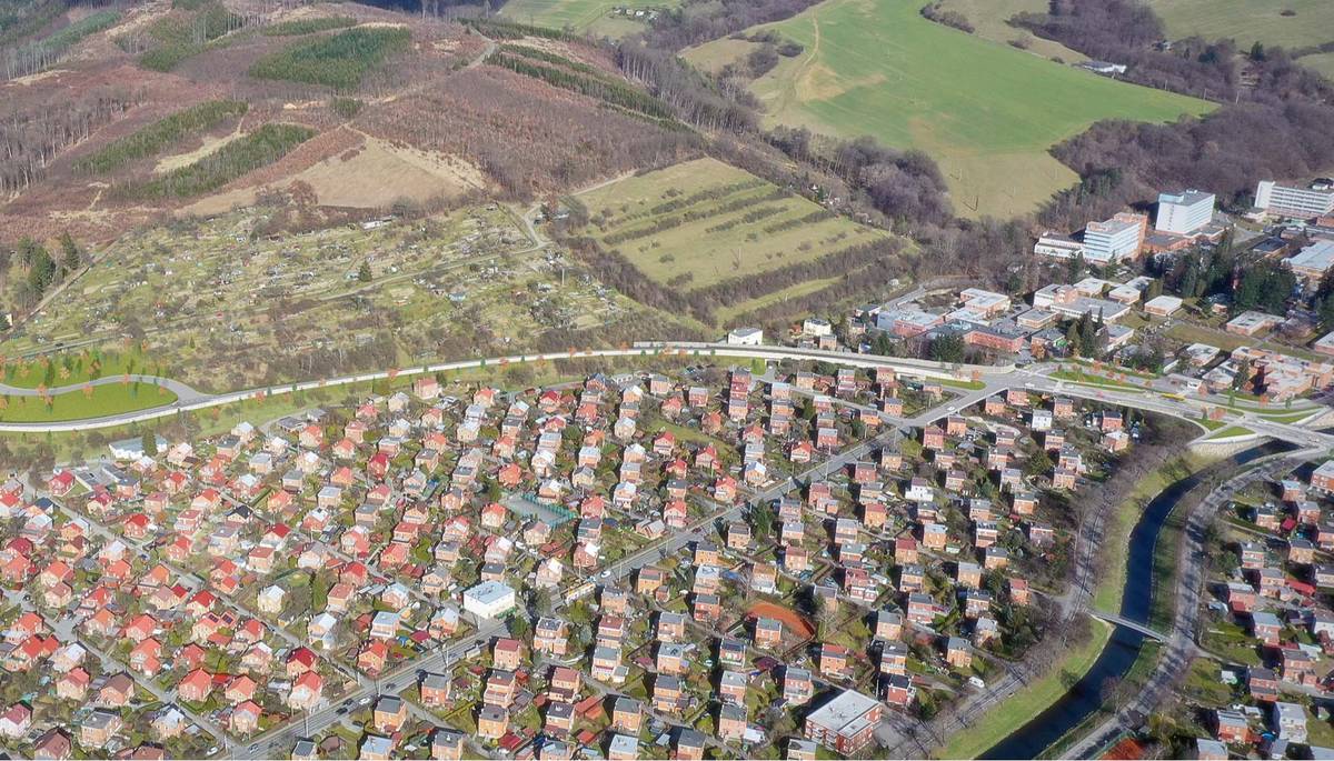 Zlín - Česká vláda uvolní Zlínskému kraji na výstavbu dálničního přivaděče a obchvatu Zálešné 780 milionů korun. Vládou schválená částka představuje přibližně polovinu všech nákladů, které jsou nutné na propojení silnic D49 a I/49. Statutární město Zlín chystá výstavbu třetího úseku známého pod názvem obchvat Zálešné.