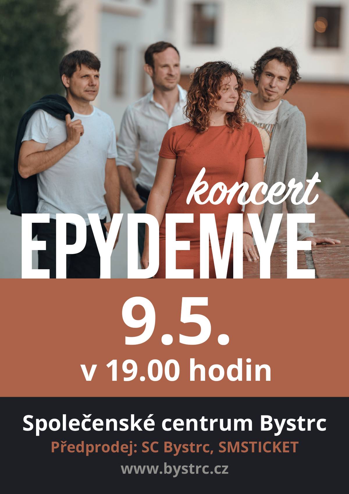 úterý 9. 5. 2023 v 19.00 hodin
Společenské centrum Bystrc

Koncert jihočeské folkové kapely, která si posluchače napříč generacemi 
získává svou pozitivní a živelnou energií.  V jeden okamžik vás přinutí 
sednout si a poslouchat texty, aby vás vzápětí zvedla ze židle. Kapela 
hraje ve složení: Lucie Vlasáková (zpěv, kontrabas), Mirek Vlasák 
(zpěv, kytara), Honza Přeslička (zpěv, kytara) a Tomáš Hobzek (bicí).  
Za desku Kotlina kapela získala žánrovou cenu Anděl 2015. V roce 
2019 vychází album Milé děti, která byla na tuto cenu také nominována. 
V roce 2021 kapela vydává album Prosklené nebe. 


Vstupné: 300 Kč Předprodej akce