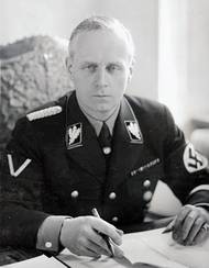 Joachim von Ribbentrop byl německý ministr zahraničí od roku 1938. Jeho jméno je známé hlavně prostřednictvím sovětsko-německého paktu o neútočení a rozdělení sfér vlivu z roku 1939. Smlouva se nazývá podle jmen ministrů zahraničí obou zemí "Pakt Molotov-Ribbentrop."