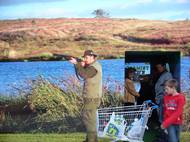 Překvapivé snímky fotografa Václava Podestáta nejsou fotomontáže, ale zachycují čirou realitu. Do 19. června jsou vystaveny v pražském Domě U Černé Matky Boží.