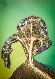 Jeho snímky mají velmi výtvarný charakter.