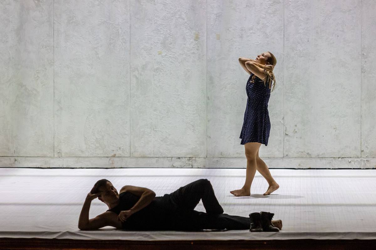 Josef Moravec jako Váňa Kudrjáš a Alžběta Poláčková v roli Káti.