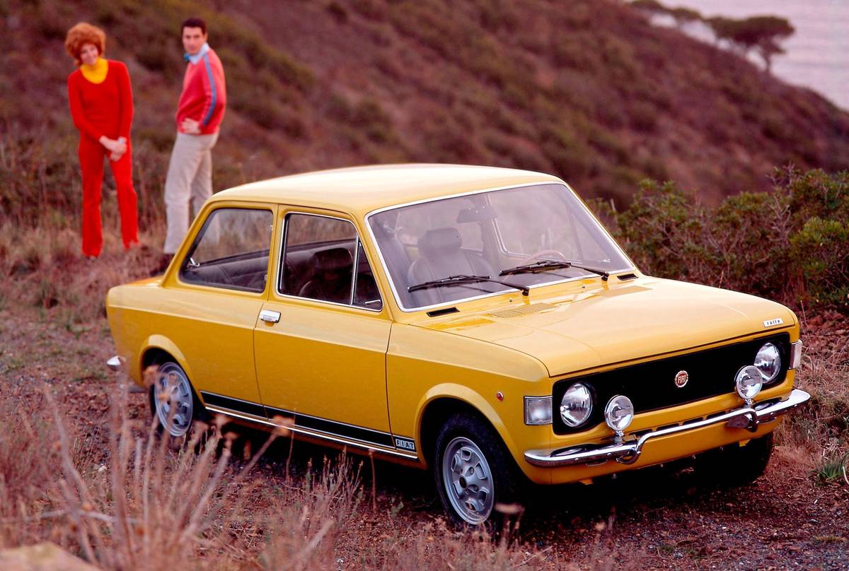 Jen v roce 1973 byla v nabídce dvoudveřová verze 128 Rally se čtyřválcovou třináctistovkou o výkonu 49 kW. Sportovněji laděná verze jezdila až 150 km/h a její cena se vyšplhala na 15 400 tuzexových korun.