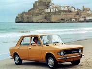 V nabídce ale nechyběl ani větší Fiat 128, který posloužil také jako základ legendárnímu jugoslávskému stojadinu, tedy Zastavě 101. Základní karoserií byl čtyřdveřový sedan se čtyřválcovou benzinovou jedenáctistovkou o výkonu 40 kW. Ceník zmiňuje rychlost 135 km/h a také standardní radiální pneumatiky či výhřev zadního okna. V roce 1973 chtěl Tuzex za toto auto 14 600 bonů, o rok později už jich bylo 17 250.