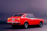 V roce 1973 byla v ceníku i silnější varianta 1300 SL, jehož třináctistovka nabídla výkon 55 kW a nejvyšší rychlost se vyšplhala na 160 km/h. Cena? 18 500 tuzexových korun.