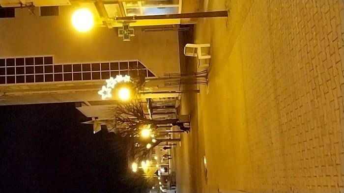 O tejto vianočnej výzdobe vieme, čakáme ešte na náhradný dielec. Konštrukcia bude zvesená v najbližších dňoch.