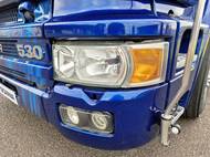 Rozdíl téměř 30 let také v předních světlech. Typ 144L s halogeny...