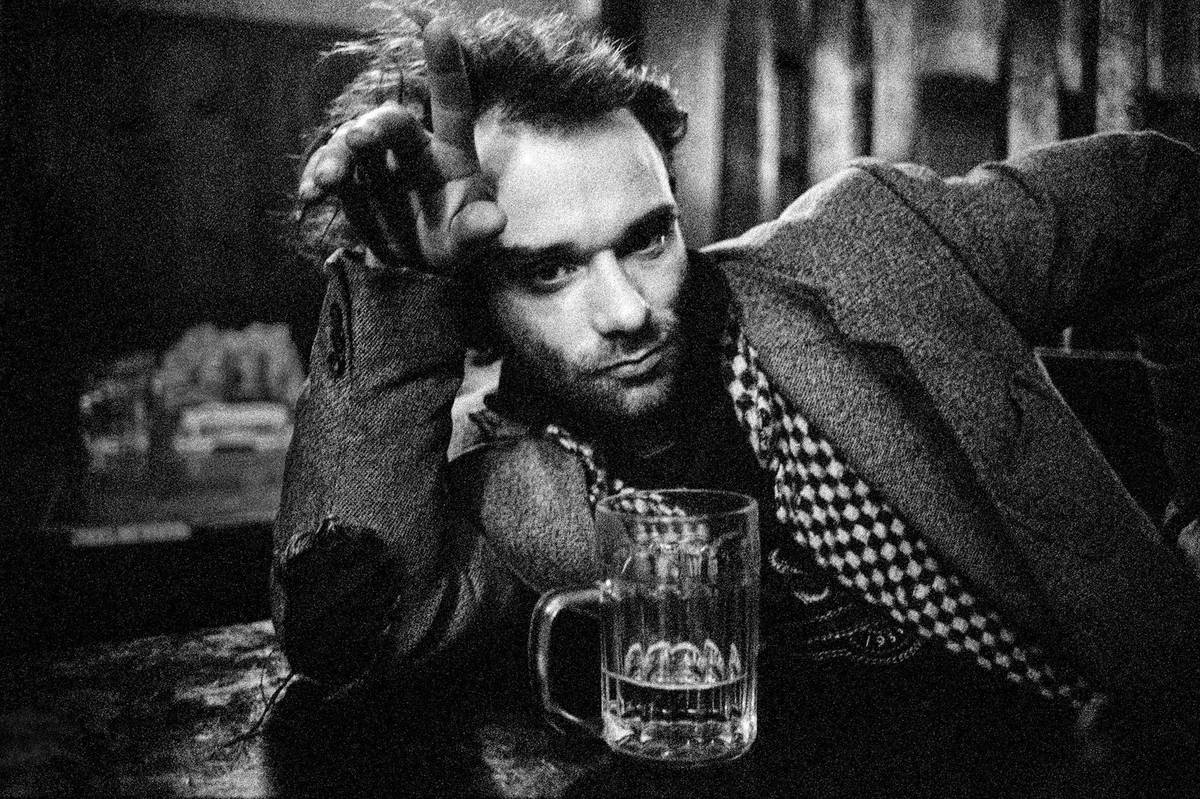 U Zpěváčků, Praha, 1996 (titulní snímek výstavy a knihy Dany Kyndrové Devadesátky).