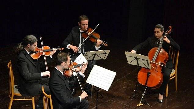 1. Mezinárodní festival amerických vozidel, Letiště Krásno – pátek 28. června – sobota 29. června od 15.00 – CENSORHIST – hardcore/ Ostrov, INSPIRAL – alternative, crossover/ Karlovy Vary, 4K – country/ Ostrov + dětské atrakce, veteráni, tombola, bojové sporty – více na www.uscarsbad.cz
Country fest Chodov, Hospůdka U Kádi, Chodov – sobota 29. června od 14.00 – VÝMĚNA 73 – country/ Jáchymov, JOŽIN BAND – country, swing Karlovy Vary, 4R – country/ Karlovarsko, POUSTEVNÍCI COUNTRY TANCE – country/ Sokolovsko, STARÝ PUŠKY – rock/ Jeseník, FERNETIC – country/ Karlovarsko
Kynžvart fest 2024, Areál TJ Kynžvart, Lázně Kynžvart – sobota 29. června od 19.00 – ZNOUZECNOST – punk/ Plzeň, PLEKTRUM – rock, heavy/ Cheb, SOLVINA – big beat/ Lázně Kynžvart
Přírodní amfiteátr Loket – sobota 29. června od 19.00 – STRANGE SOCITETY – metal/ Plzeň, MILOŠ DODO DOELŽAL – rock, heavy/ Karviná, VOLTBEAT – tribute band Volbeat/ Německo, RITCHIE KOTZEN – rock, blues, heavy/ USA
Ašský beerfest, sady Míru, Aš – sobota 29. června od 15.00 – CLAYMORE – rock´n´roll/ Štětí, DOCTOR P. P. – rock, rock´n´roll/ Praha, MADHOUSE EXPRESS – psychedelic rock/ Praha, AMERICAN PUNK HITS – cover band/ Plzeňsko
Zámecký park Ostrov – sobota 29. června od 18.00 – YOLO KVARTET – smyčcový kvartet s hity Queen/ Praha
Scéna pod Chebským mostem, Karlovy Vary – sobota 29. června od 19.00 – ATOMIC – hard rock, heavy/ Karlovy Vary
Revival Night, SKIPot, Potůčky – sobota 29. června od 16.00 – UKRADENÝ VJECY – revival/ Klatovy, KATAPULT TRIBUTE – revival/ Mohelnice, FLOOR ROCKERS – revival/ Praha, JIŘÍ SCHELINGER MEMORY BAND – revival/ České Budějovice
Na Hrázi, Velký Rybník – sobota 29. června od 19.00 – BACK HARD – rock/ Karlovy Vary