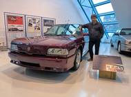 Jiří Král u Tatry Prezident v kopřivnickém muzeu.