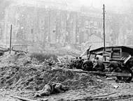 Boje o Říšský sněm, snímek z 30. dubna 1945.