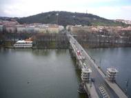 Most Legií, na kopci Petřínská rozhledna.