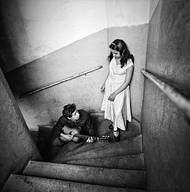 Vznikla tak unikátní sociologicko-dokumentární sonda do života romské komunity, která za normalizace obývala pražský Žižkov.