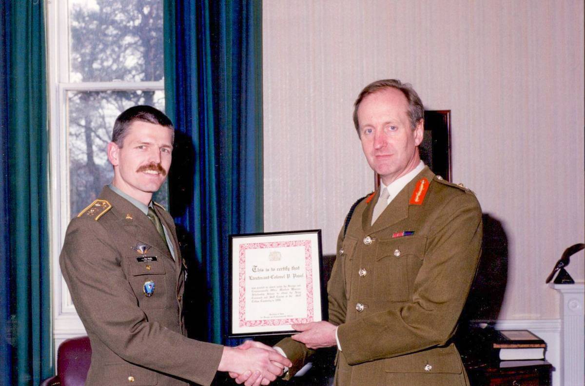 Petr Pavel při absolutoriu kurzu Staff College v Camberley ve Velké Británii v roce 1995.