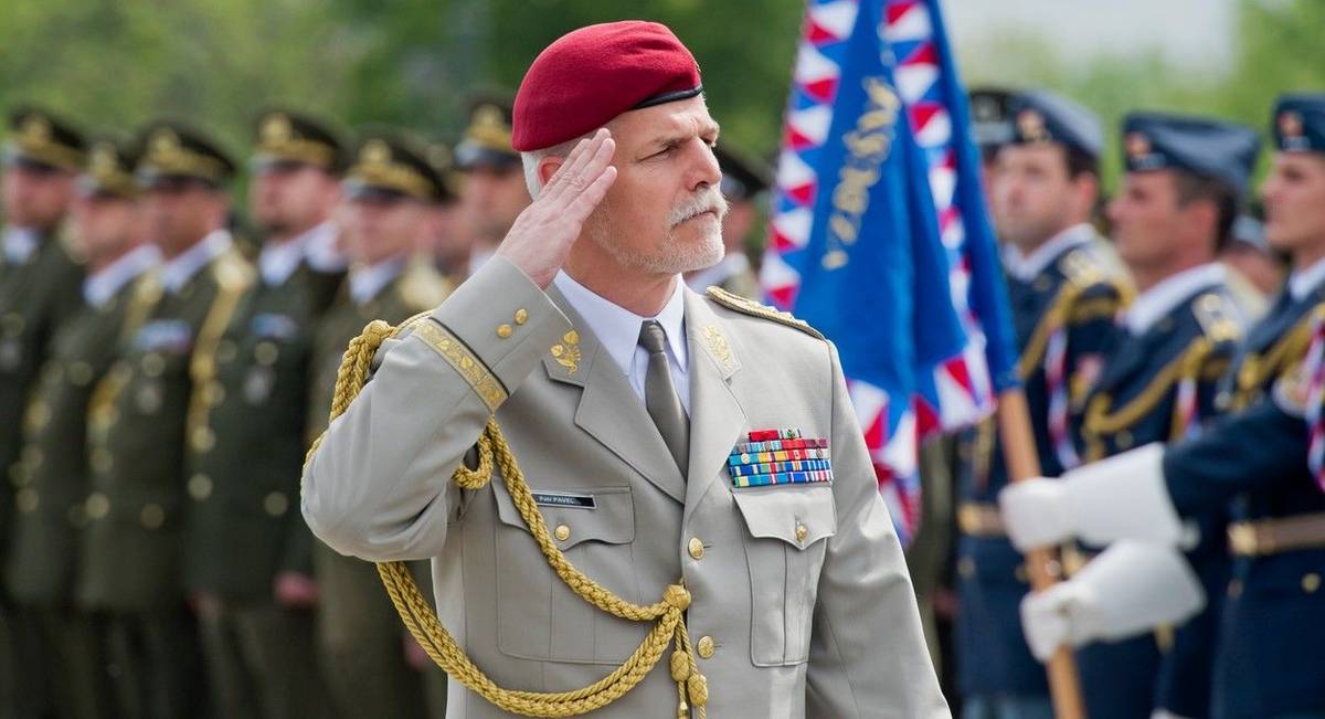 Petr Pavel jako dosluhující náčelník generálního štábu. Krátce poté se stal předsedou Vojenského výboru NATO. Rok 2015.