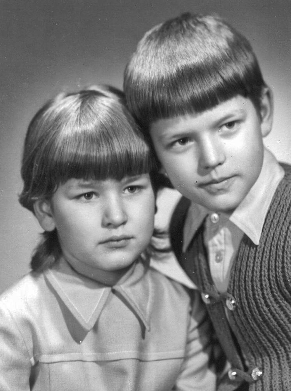 Petr Pavel se sestrou Jitkou na snímku z konce 60. let.