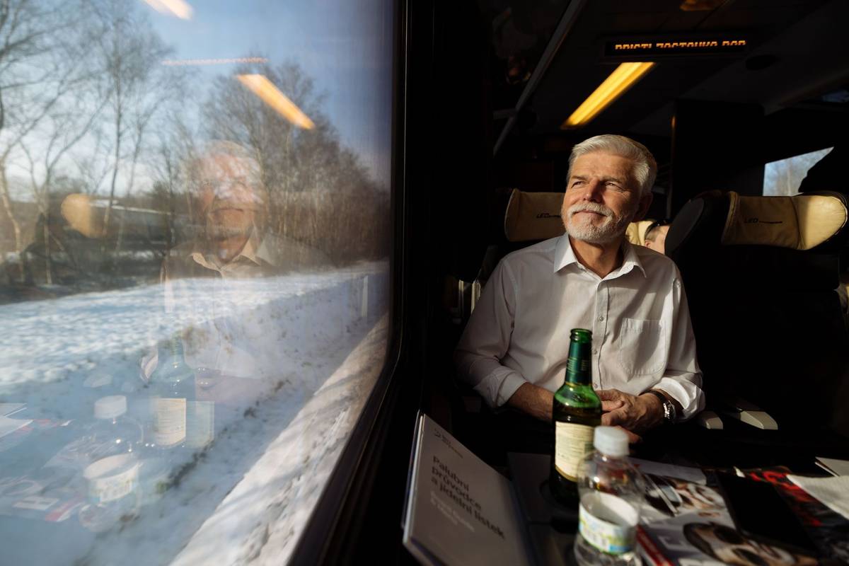 Petr Pavel na cestě vlakem do Ostravy na setkání s voliči před druhým kolem prezidentských voleb, 19. ledna 2023.