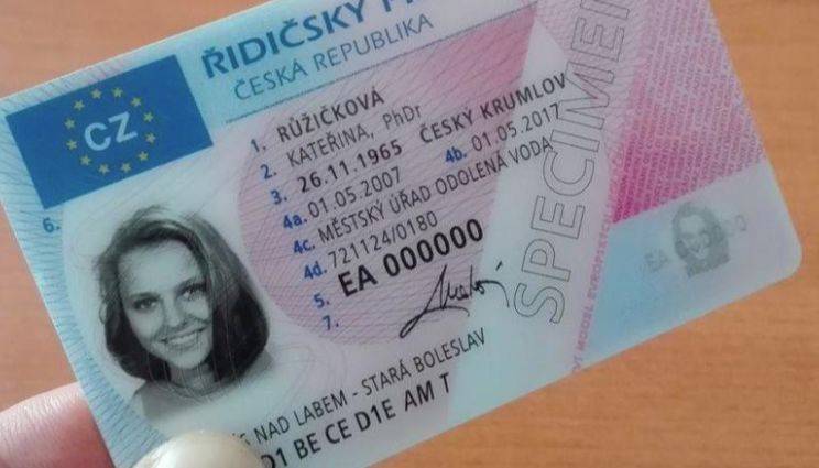 Zlín - Portál občana, webová aplikace statutárního města Zlína, která umožňuje on-line komunikaci obyvatel s odbory magistrátu, se dál vylepšuje. Od pondělí 6. listopadu je na portálu umístěn odkaz, jehož prostřednictvím je možné požádat o vydání nového řidičského průkazu, a to bez nutnosti mít zřízenou datovou schránku fyzické osoby.