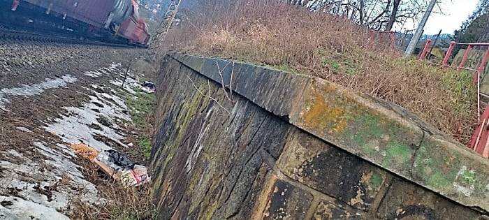 Dobrý den, paní Hypiusová,
Vámi nahlášený odpad byl dne 10. 1. 2024 odstraněn, jak jste byla již informována. Tuto skutečnost doložil správce tratě fotodokumentací. Děkujeme za podnět.