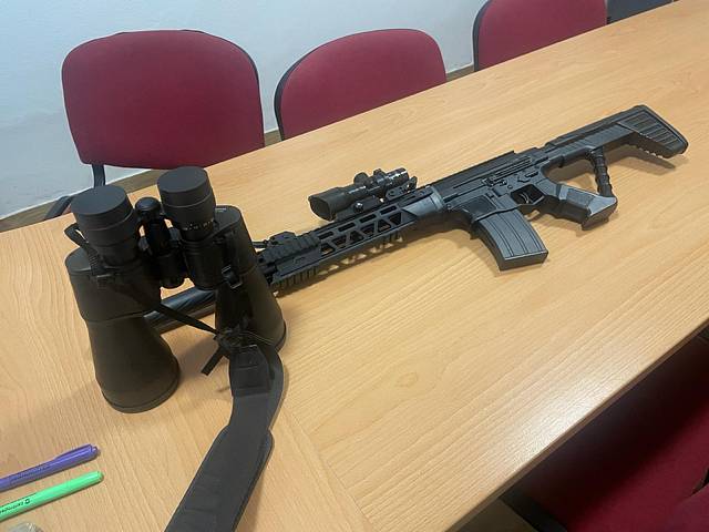 Byly nalezeny níže uvedené věci. Majitel se může pro věci stavit s platným zbrojním průkazem na obecní úřad v úředních hodinách nebo se může přihlásit na tel. 776308670.