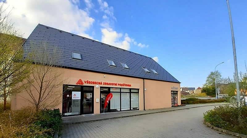 1. Děti od 14 let mohou registrovat praktičtí lékaři pro dospělé. Dítě můžete zaregistrovat u svého praktického lékaře nebo pacienty bude také registrovat MUDr. Miluše Rapčan Krétová, sídlící na poliklinice Tachov ☎ 739 478 449, ✉ info@praktiktachov.cz.
2. Část dětí od končících lékařů si převezmou pediatři z okolí.
3. Pojišťovna má odpovědnost za zajištění dostupné péče a jen pojišťovna má seznam lékařů a jejich volných kapacit. Doporučujeme rodičům - pojištěncům VZP ČR - kontaktovat osobně klientské pracoviště v Tachově nebo pracovníky Odboru zdravotní péče Regionální pobočky Plzeň. Pojišťovna zřídila jednu speciální telefonní linku pro řešení případů z našeho regionu. Váš požadavek vyřídíte nově nejlépe telefonicky na čísle 952 228 143. Pojišťovna by si měla zaznamenat kontaktní údaje rodičů a následně stanovit, který lékař může vzít jejich dítě do péče. 
4. Domluvte se s končícím lékařem na předání dokumentace nebo výpisu z dokumentace.