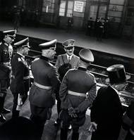1939 - Karel Hájek, Adolf Hitler na pražském Wilsonově nádraží, 1939 (Archiv B+M Chochola, Praha)