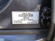 Pro nebyrokratické přihlášení v zemích EU je nutné, aby bylo auto homologované pro místní trh. Takové auto lze snadno identifikovat podle výrobního štítku, kde musí být malé písmeno e, hvězdička a za ní řada čísel.