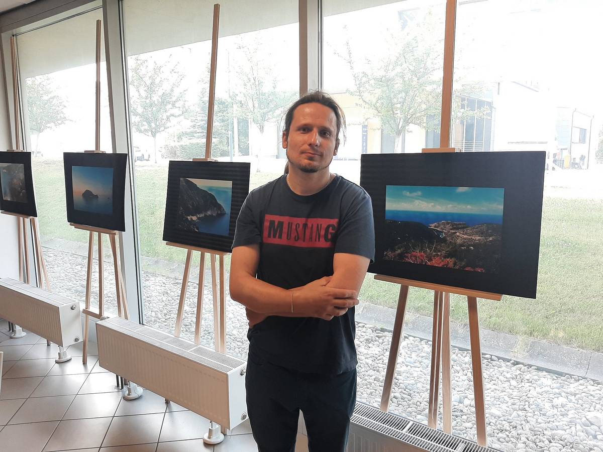 ZAKYNTHOS objektivem fotografa Vojmíra Blažka.
Místo výstavy: hala v budově M2.