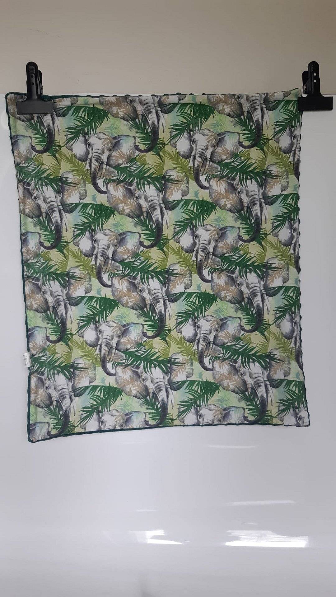 Dečka z kočárku k vyzvednutí na recepci KLIA Bohuslavice.