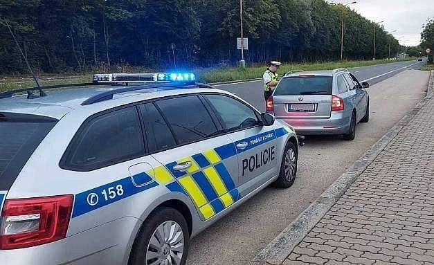 Zveme na přednášku o bezpečnosti silničního provozu, která se uskuteční v pátek 22.3. od 18 hod v Hosinci Na Rozkoši. 
Přijďte se seznámit se změnami a novinkami v silničním zákoně a v bodovém systému.
Občerstvení zajištěno.