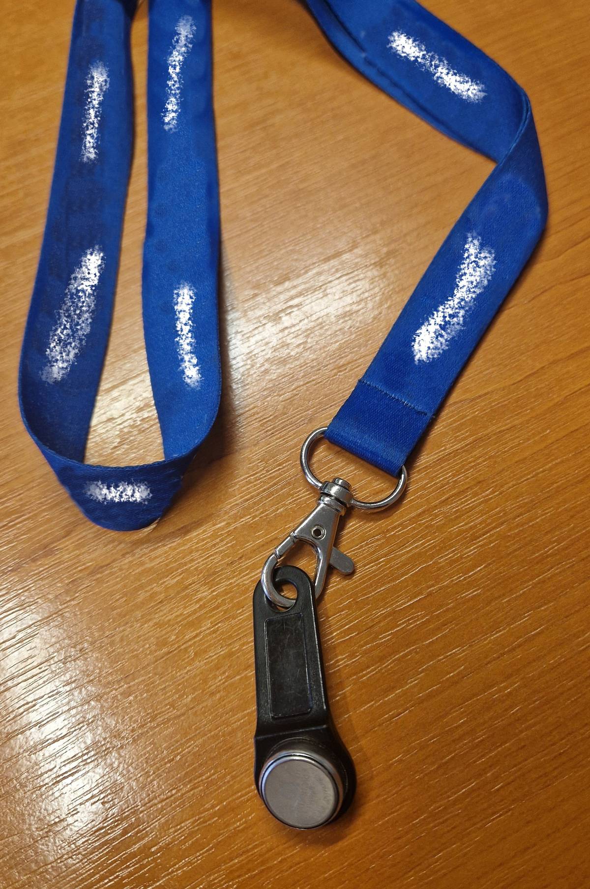 ❗Ztráty a nálezy 🔎
Před obchodem COOP byl nalezen čip.
Majitel si jej může vyzvednout na podatelně Městského úřadu v Chrasti. Jistě bude vědět, jaký nápis je na šňůrce.