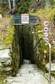 Jeskyně Na Špičáku nabízí také bezbariérový návštěvnický okruh.