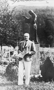 Jan Mikolášek v Hradečnu 1939.