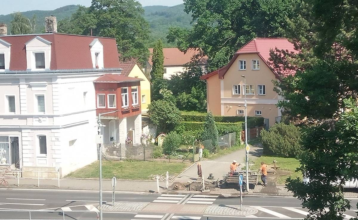 Od včerejška trápí Proboštov výkyvy dodávek pitné vody. Havárii v centru obce se snaží odstanit SČVK. Pro bližší informace volejte: 840111111