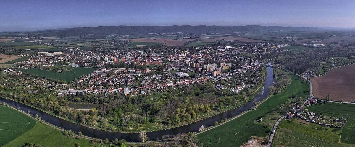 Město Lipník nad Bečvou plánuje pořízení změny č. 12 územního plánu. Občané, a jiní oprávnění žadatelé, (dle § 44 zákona č. 183/2006 Sb. stavební zákon, ve znění pozdějších předpisů), kteří mají požadavek na změnu územního plánu, mohou své žádosti adresovat na Městský úřad Lipník nad Bečvou, Odbor regionálního rozvoje do 15.04.2024.
Pořízení změny územního plánu je nákladná záležitost, a proto může zastupitelstvo požadovat po jednotlivých žadatelích o změnu, uhrazení adekvátní části pořizovací ceny, jak mu to dovoluje stavební zákon. 
Případné dotazy zodpoví M. Ličková, tel. 581 722 235, e-mail: lickova@mesto-lipnik.cz