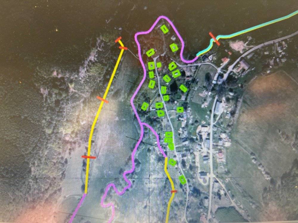 Dobrý den, 
geodetická firma bude v pátek 5.7.2024 provádět  3D skeny objektů ohrožených tokem Svitávky. Pracovníci nebudou vstupovat do objektů, ale je potřeba zajistit vstup na pozemek kde se objekt nachází. Měření je závislé na počasí - při skenování nesmí pršet. Seznam dotčených objektů: Velenice 88, 96, 100, 111, 113. ev.28, 157, 97, ev.18, ev.21, 90, 91, 92, ev.22, ev.24, ev.25, 119, ev.31, ev.32, 76, p.č. 501. 
Jelikož nemáme kontakt na všechny vlastníky nemovitostí, žádáme dotčené občany, aby tuto skutečnost oznámili svým sousedům. Děkuji Petr Brůžek