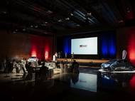 Celkem se tak suma dostala o 2,3 milionu výše. Toyota chce po odečtení nákladů věnovat zbytek na charitu, a to hasičům a policistům.