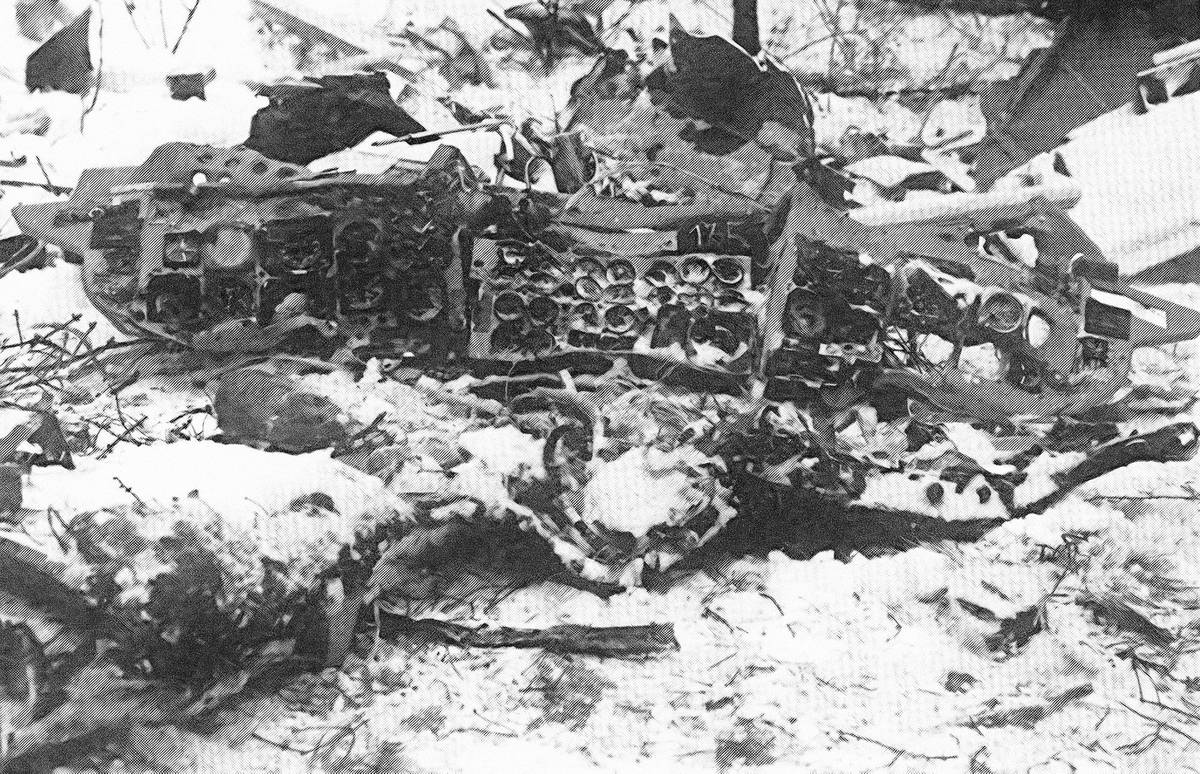 Palubní deska zříceného stroje.