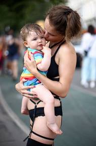 Podle zprávy UNESCO z poloviny května zažila více než polovina mladých LGBT lidí v Evropě ve škole nejméně jednou šikanu kvůli své sexuální orientaci.