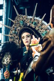 Ester Pavlů jako královna.