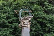 Například socha, které místní říkají Vltavský Poseidon.