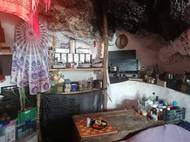 Jeskyni začal Jonáš přetvářet před pěti lety a její budování je stále v procesu.