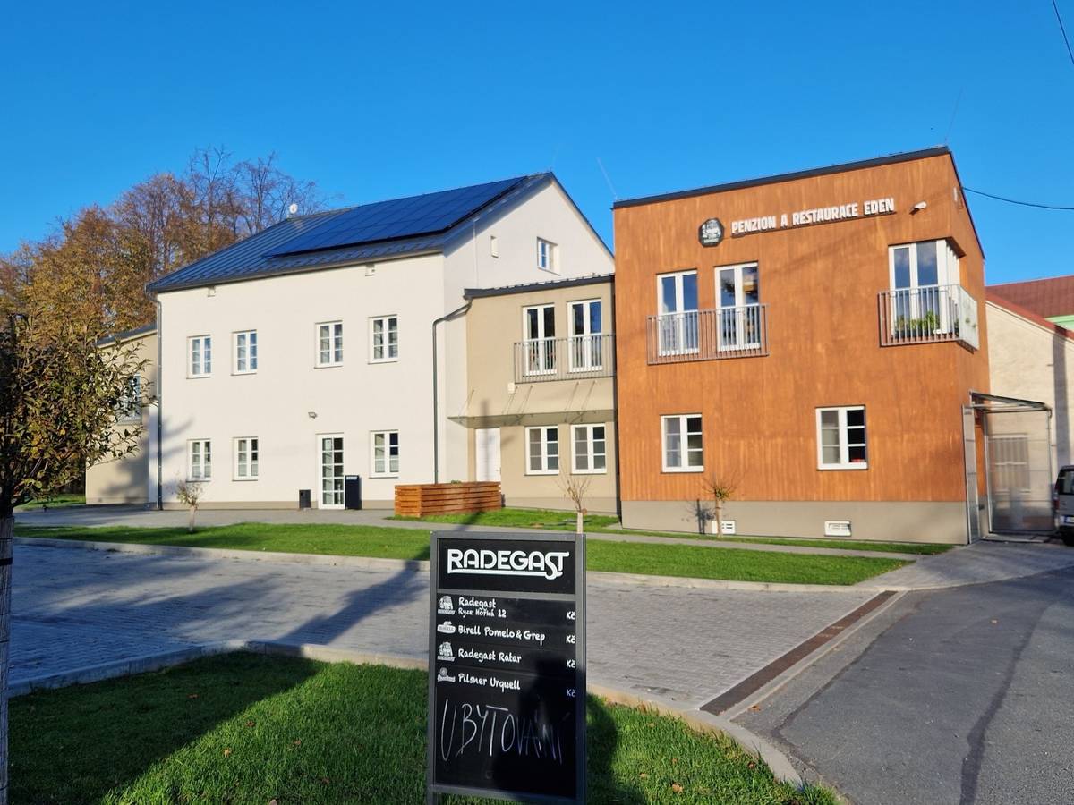 Informujeme občany, že od 1. listopadu 2023 byla změněna otevírací doba Penzionu a restaurace Eden následovně: