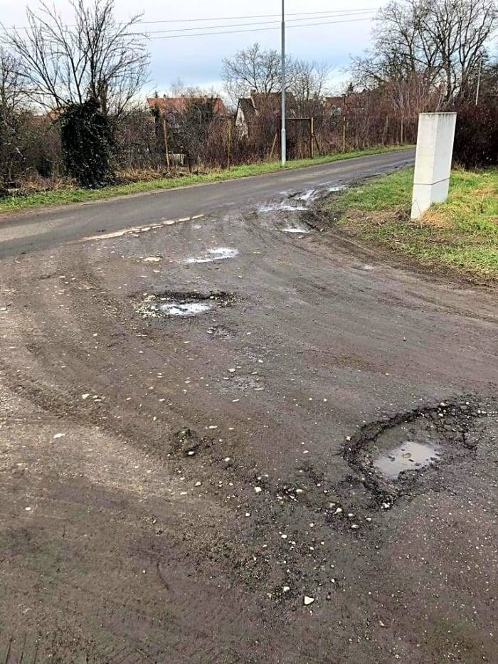 Dobrý den, cesta opravena.
Knotek