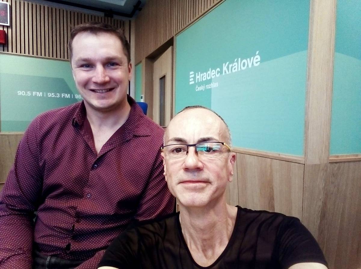 Vážení občané, milí přátelé 😊
moderátor Karel Sladký z Českého rozhlasu Hradec Králové si mě pozval do středečního živého vysílání. Pokud si chcete poslechnout záznam s povídáním o Libňatově, využijte tento odkaz. Rozhovor o Libňatově naleznete v čase 14:28.
https://program.rozhlas.cz/zaznamy#/hradec/36/2024-03-13
Přeji Vám hezké dny,
Jarda Pich, starosta