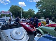 Kolem Jawy 750 Jaroslava Větvičky, která prošla čerstvou renovací, se neustále tvořil hlouček.