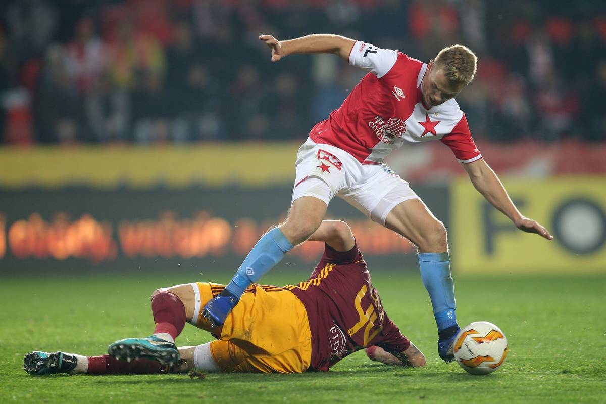 13. Jan Matoušek. Seznam uzavíral na třinácté pozici tehdejší útočník Příbrami, považovaný za jeden z největších talentů českého fotbalu. Jen den po Tvrdíkově tweetu skutečně do Slavie přestoupil, ale moc toho v červenobílém dresu neodehrál. Hostoval v Příbrami i v Jablonci, momentálně má brzy 23letého forvarda půjčeného Liberec.