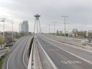 Peter Korček, z cyklu Tiché město, Bratislava, 2020. Fotograf Peter Korček zachytil Bratislavu v době koronaviru. Obvykle frekventovaná místa byla neobvykle prázdná...